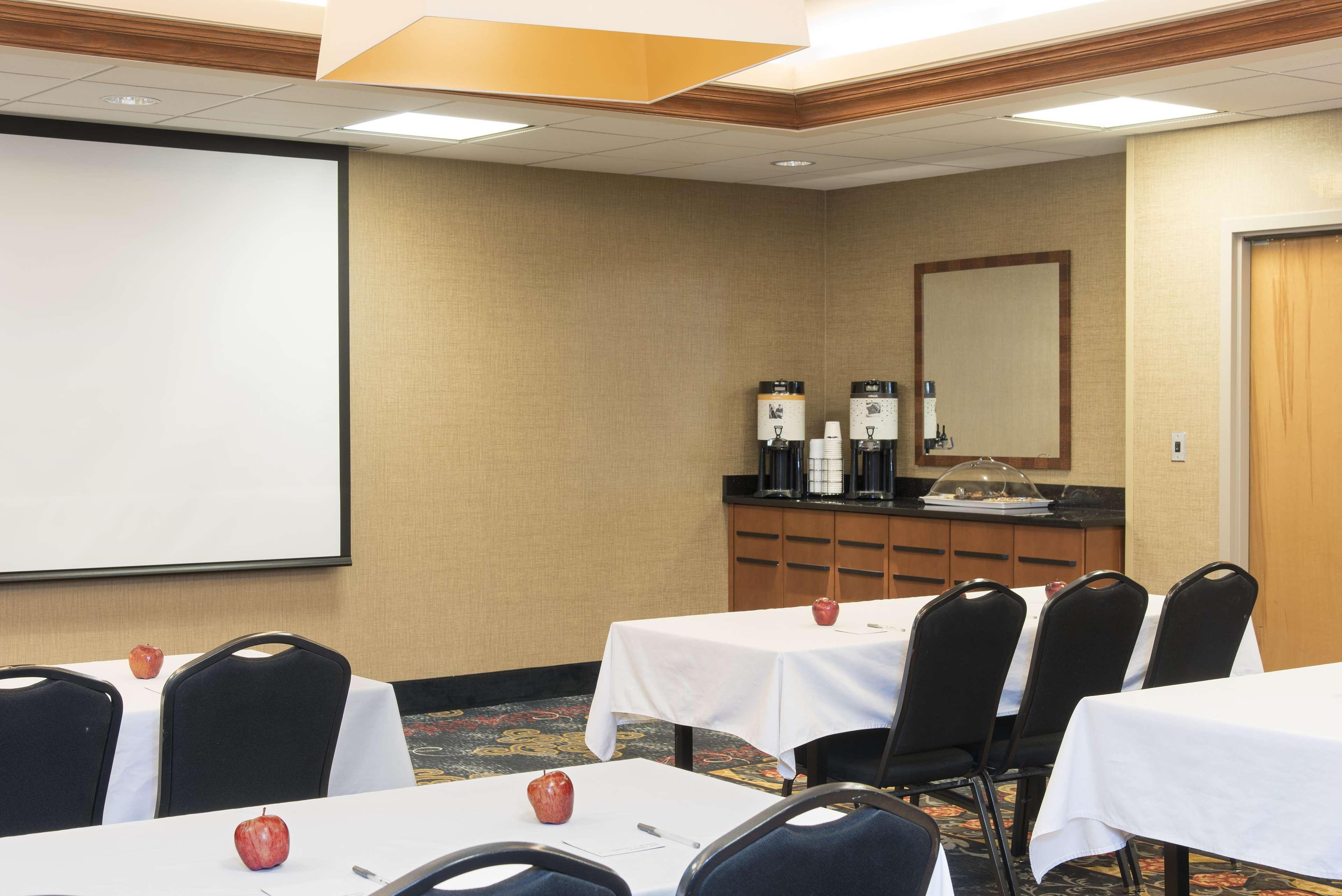 אדינבורו Hampton Inn Columbus/Taylorsville מראה חיצוני תמונה